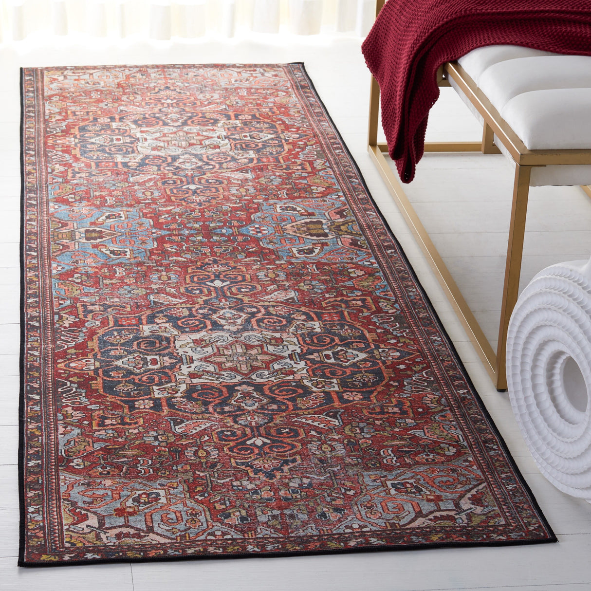 SAFAVIEH Tucson Machine Washable Slip Resistant Rachael Oriental Rug