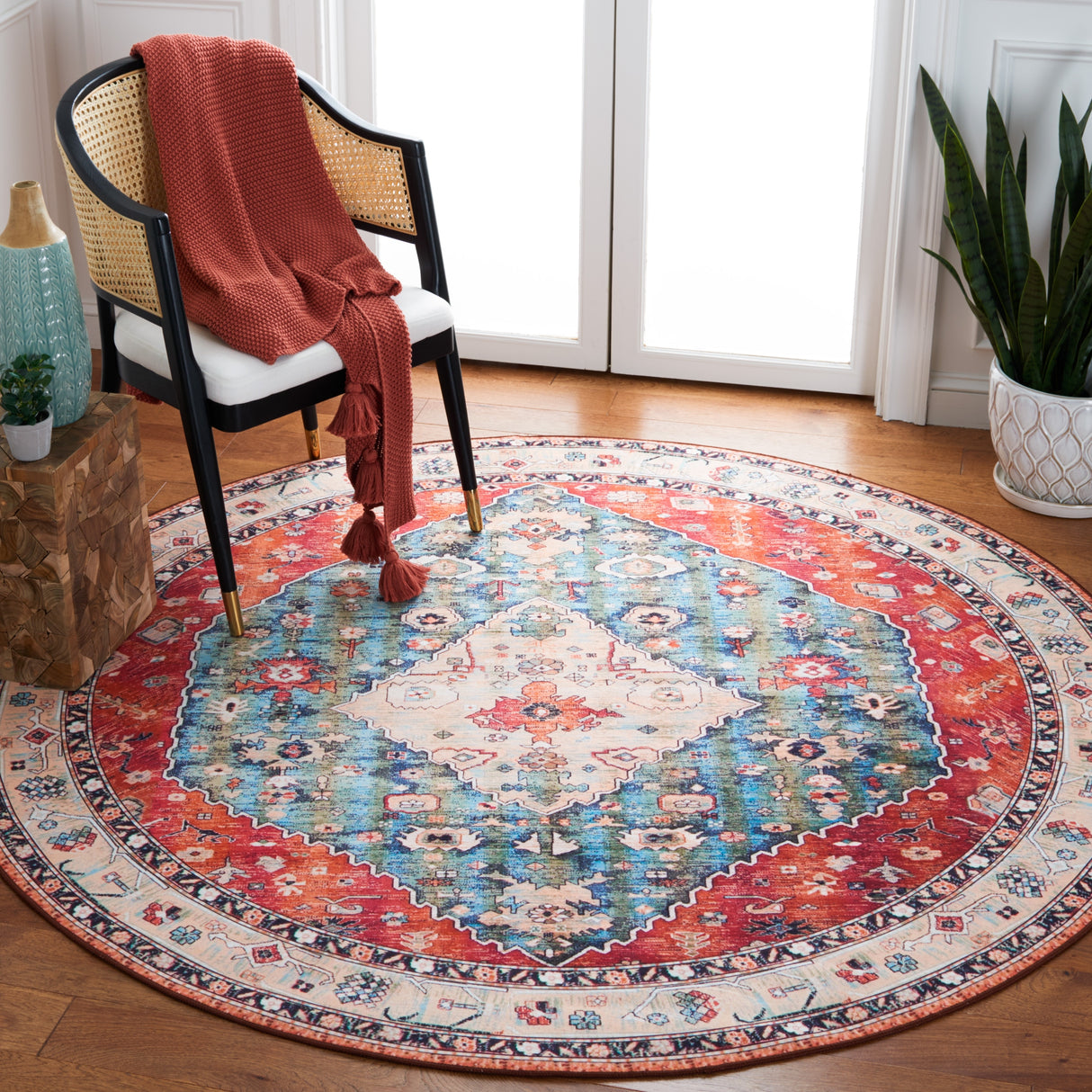 SAFAVIEH Tucson Machine Washable Slip Resistant Rosina Oriental Medallion