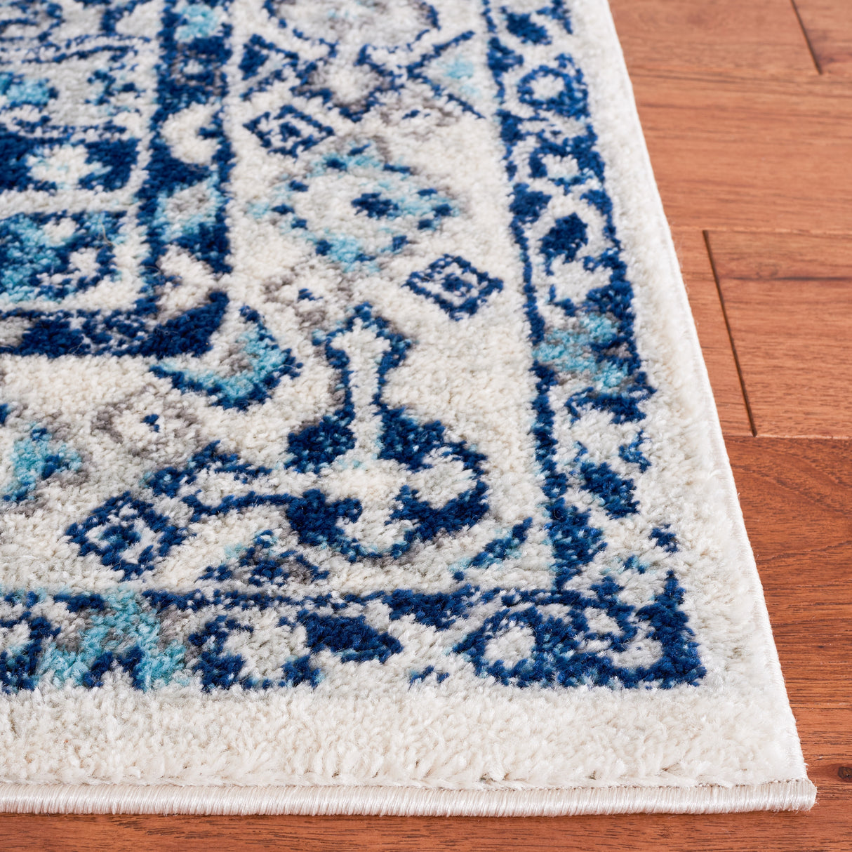 SAFAVIEH Tulum Doralice Bohemian & Eclectic Rug