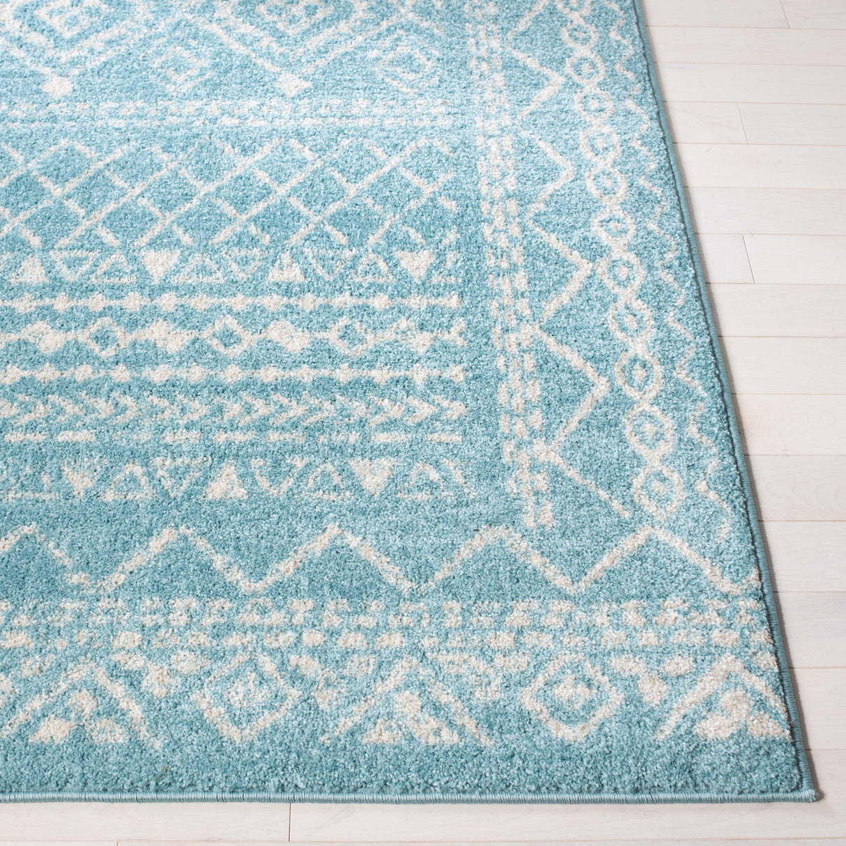 SAFAVIEH Tulum Hinnertje Rustic Moroccan Boho Tribal Distressed Rug