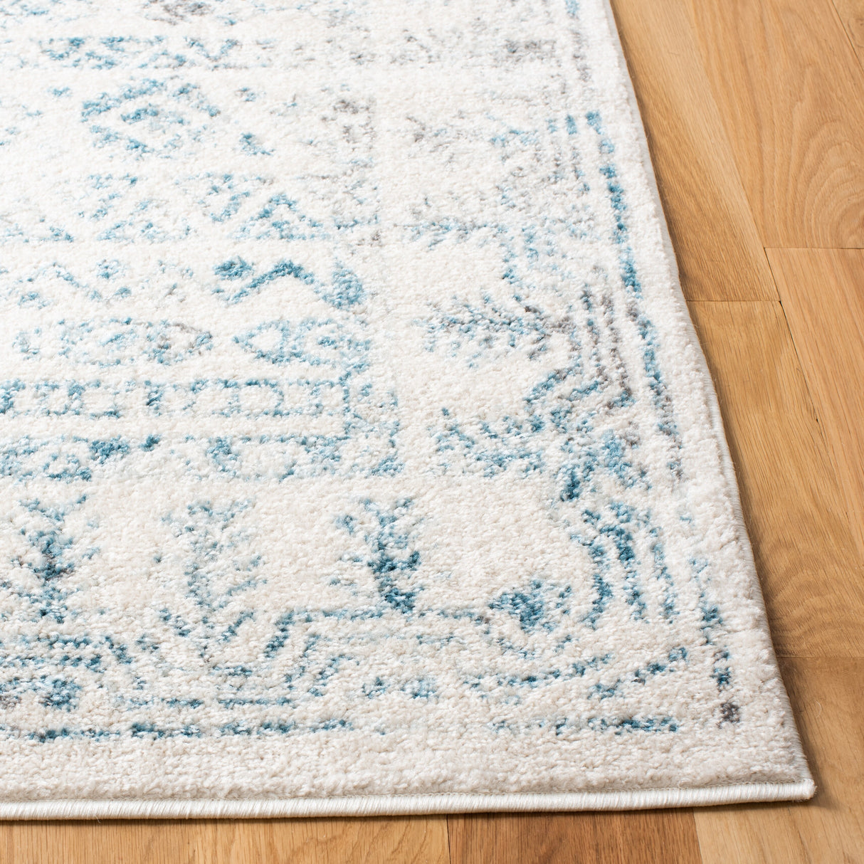 SAFAVIEH Tulum Luna Moroccan Boho Rug