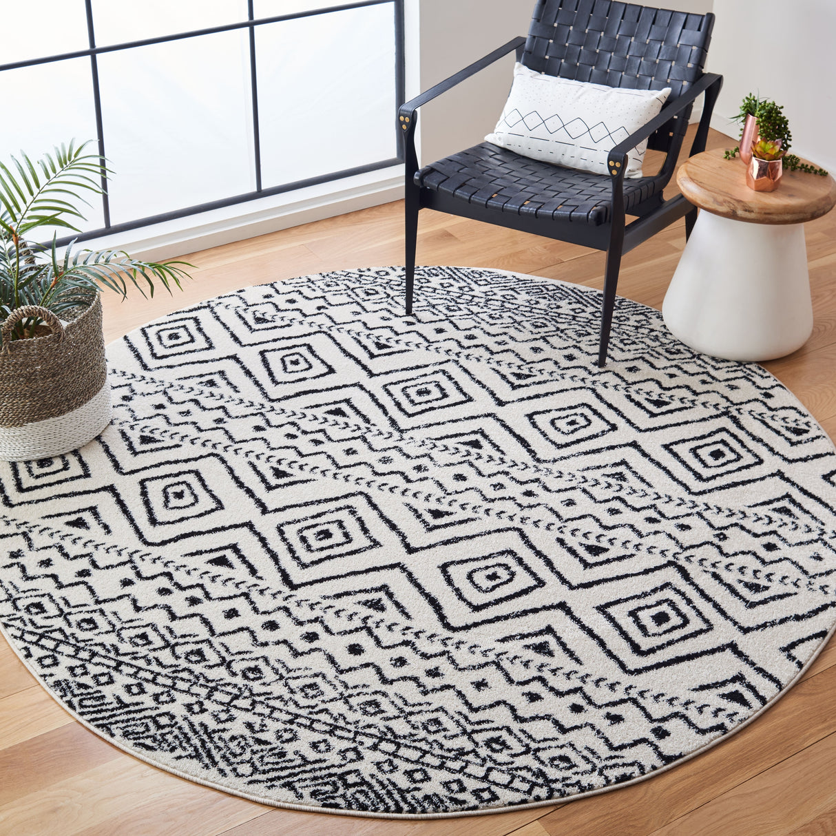 SAFAVIEH Tulum Vassilia Moroccan Boho Distressed Rug