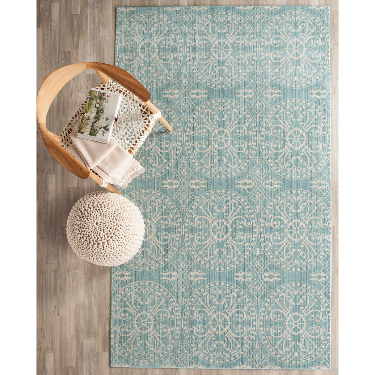 SAFAVIEH Valencia Engel Distressed Boho Rug