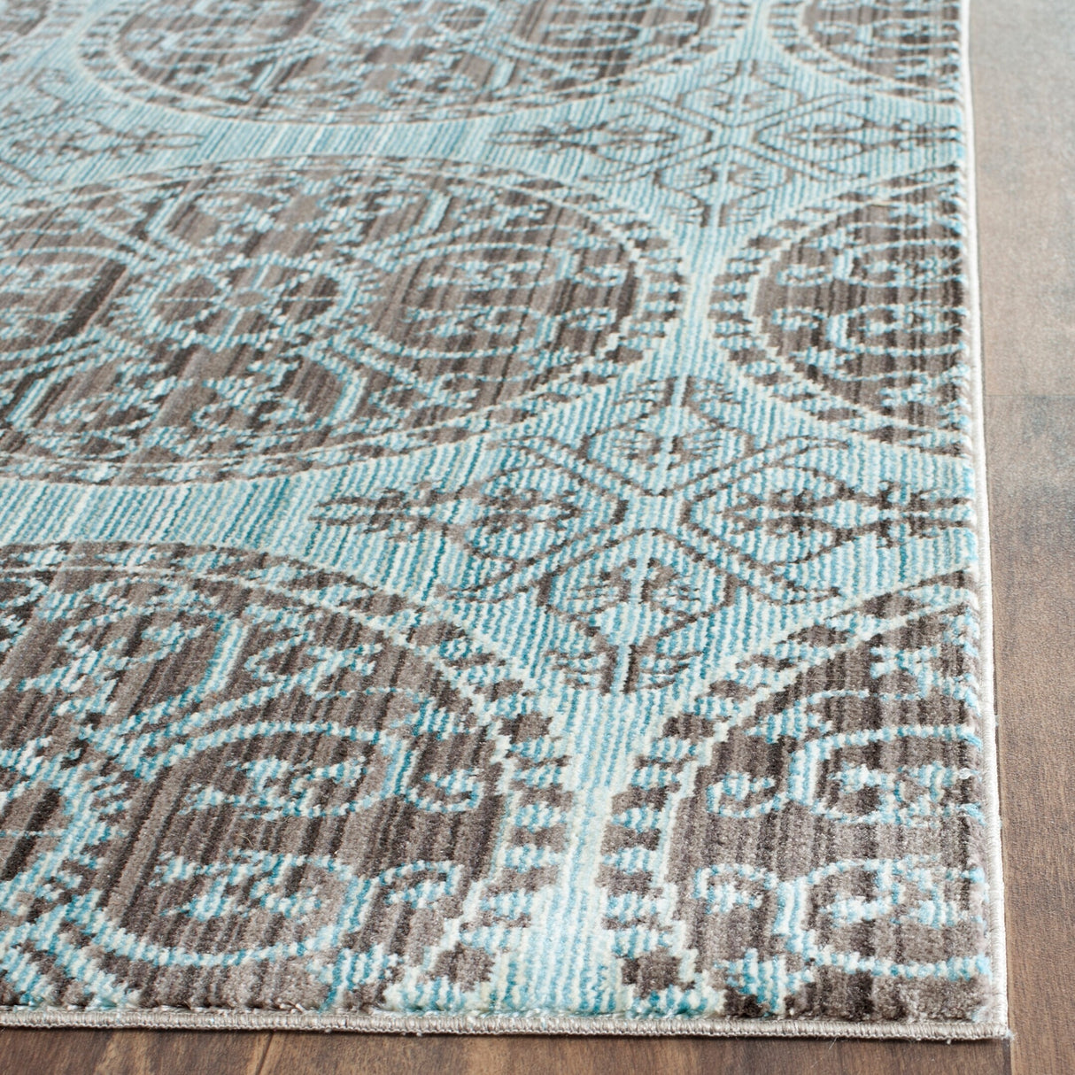 SAFAVIEH Valencia Engel Distressed Boho Rug