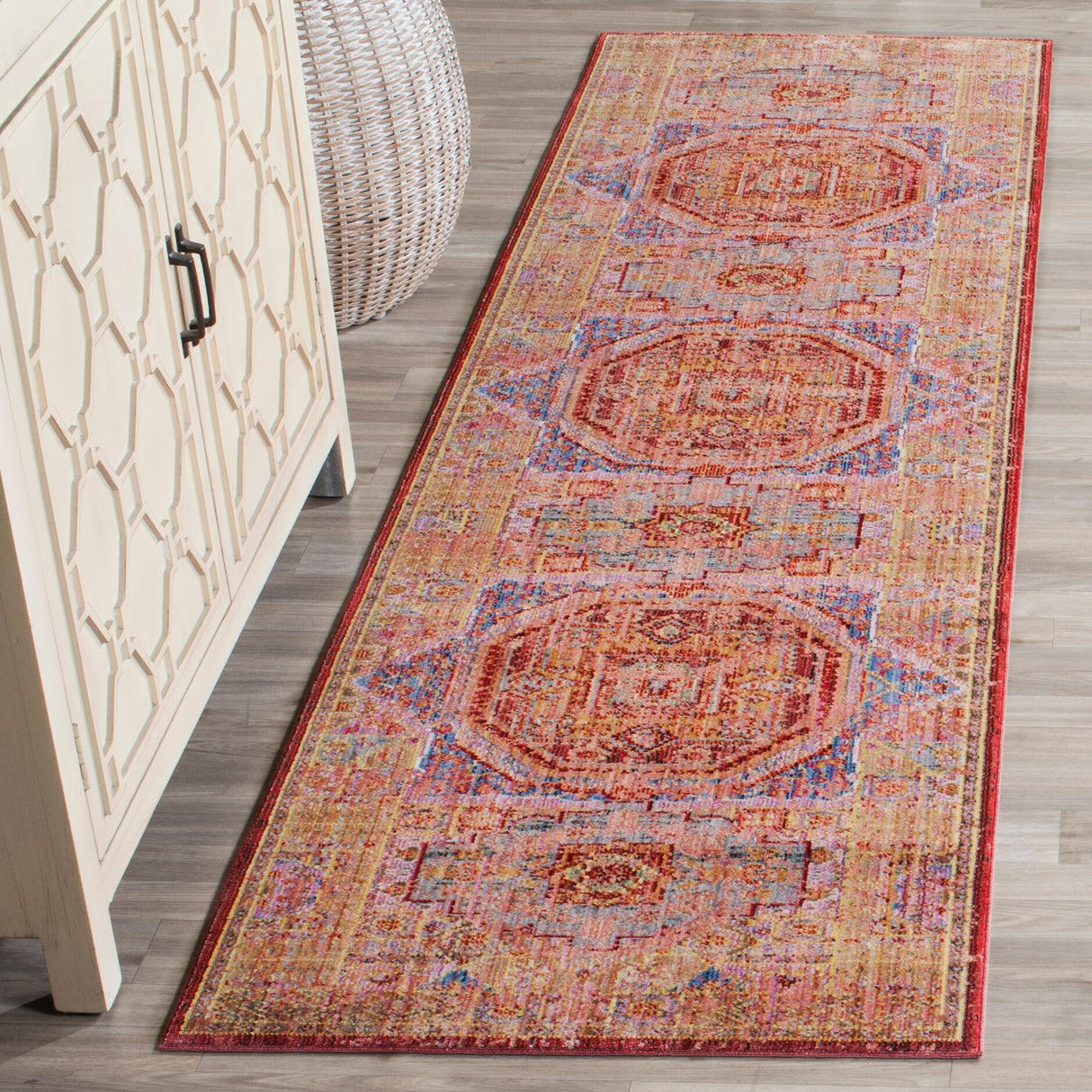 SAFAVIEH Valencia Chedva Boho Oriental Distressed Rug