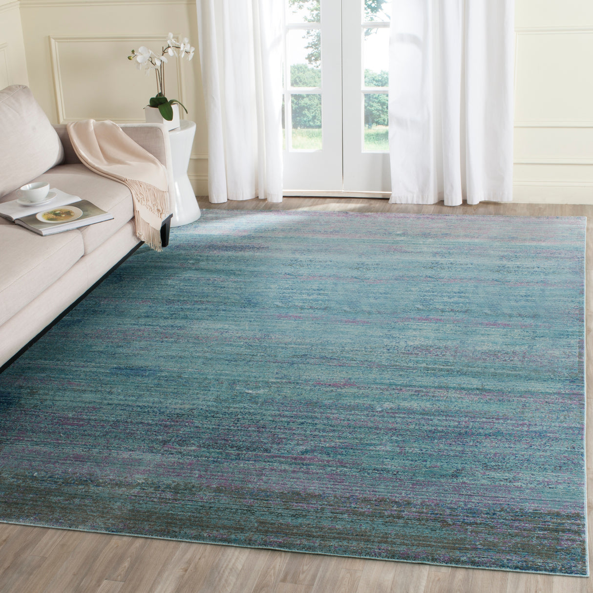 SAFAVIEH Valencia Maudy Boho Distressed Rug