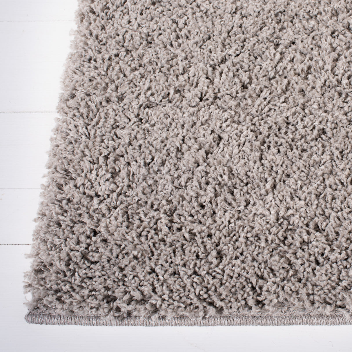 SAFAVIEH Venus Shag Durime 1.75-inch Thick Rug