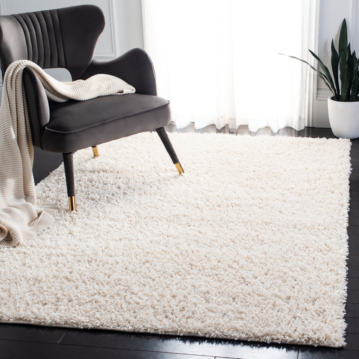 SAFAVIEH Venus Shag Durime 1.75-inch Thick Rug