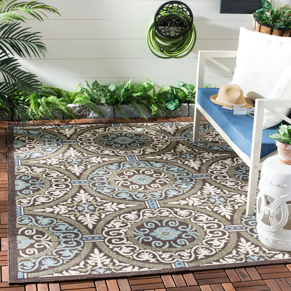 SAFAVIEH Veranda Torunn Indoor/ Outdoor Waterproof Patio Backyard Rug