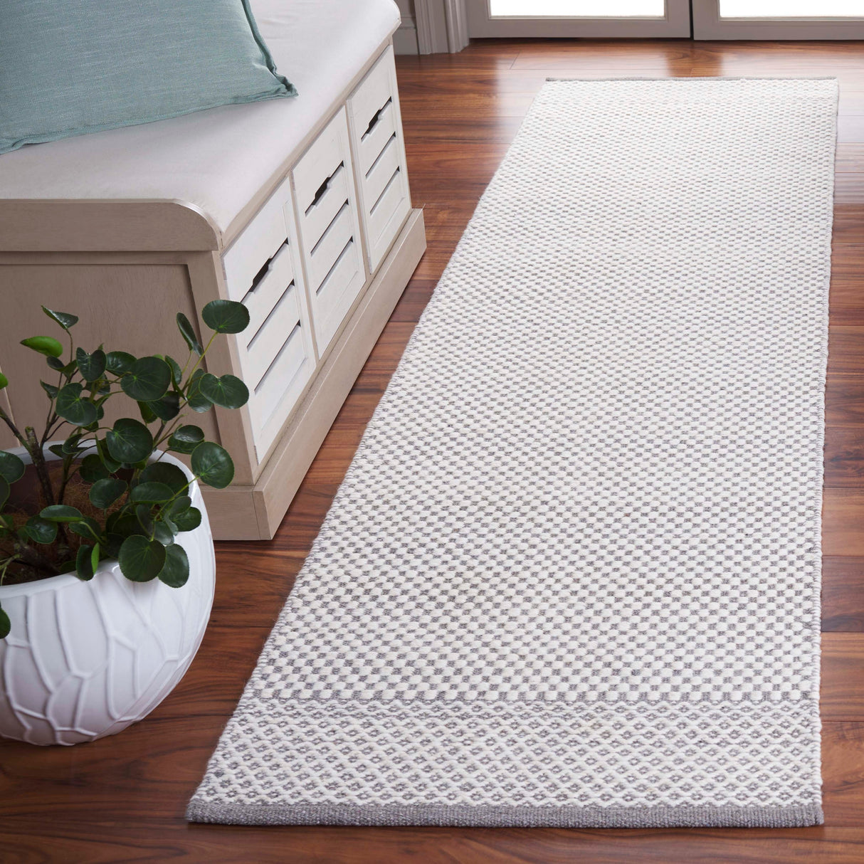 SAFAVIEH Vermont Vinnie Transitional Wool Rug