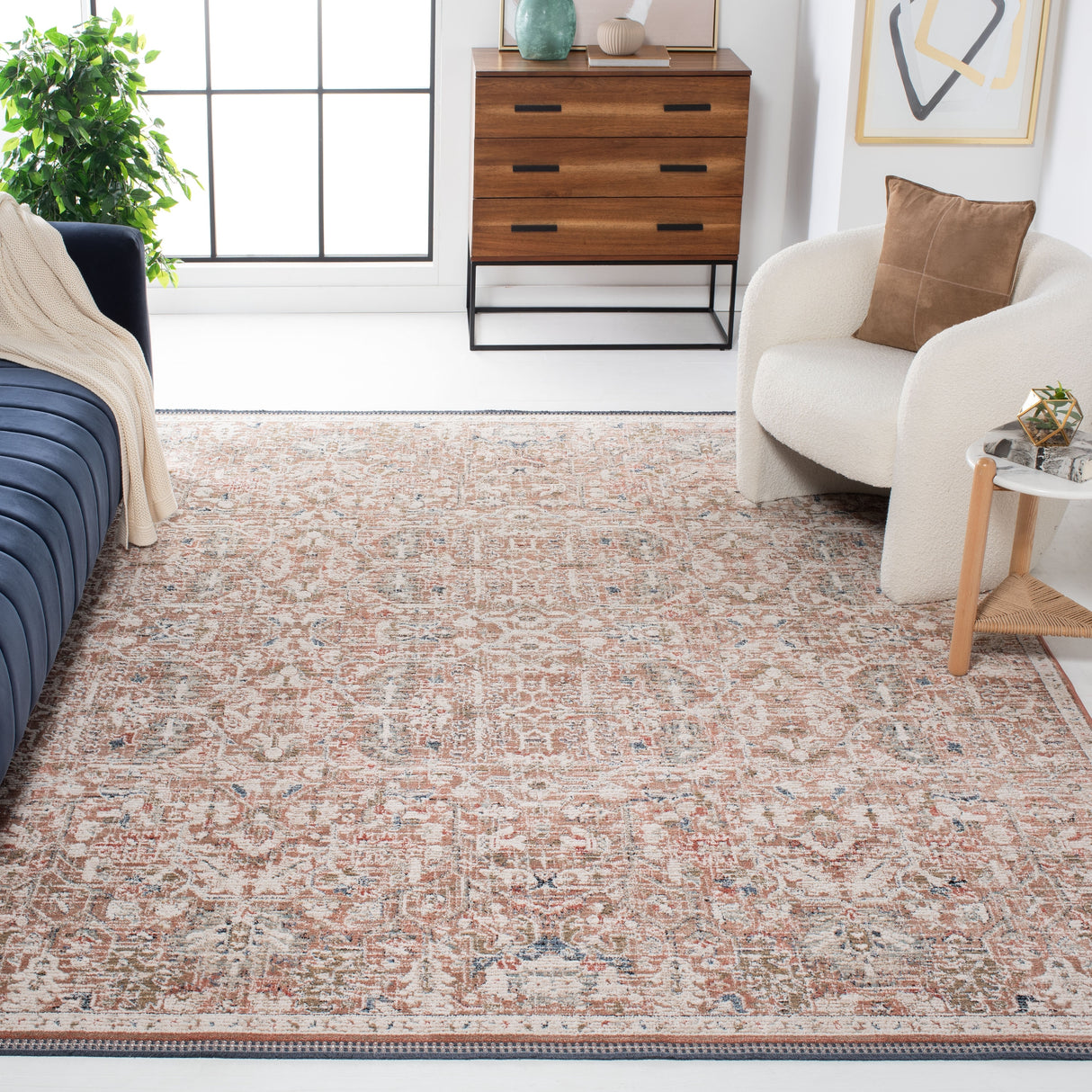 SAFAVIEH Vivaldi Arife Oriental Rug