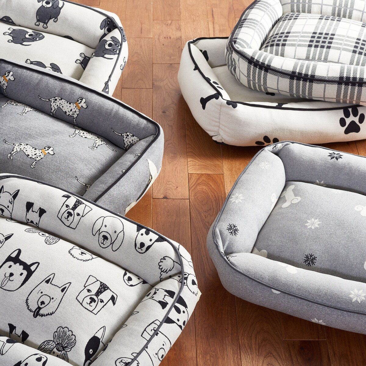 SAFAVIEH Zipi Dog Bed