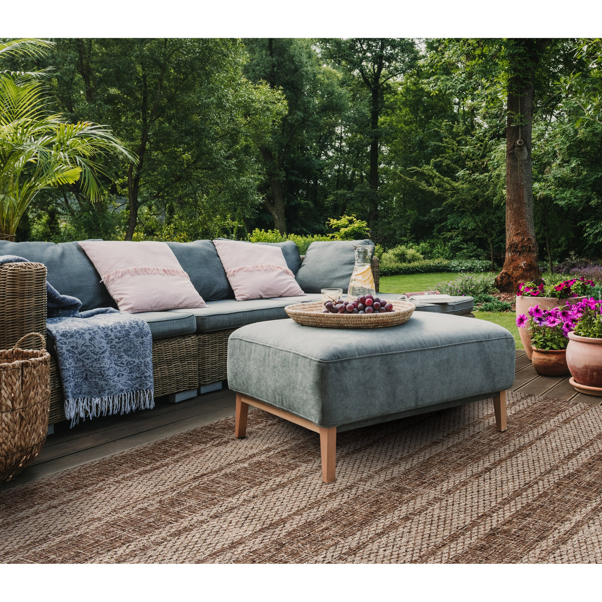 SAFAVIEH, Courtyard Marlotte Stripe Indoor/ Outdoor Waterproof Patio Backyard