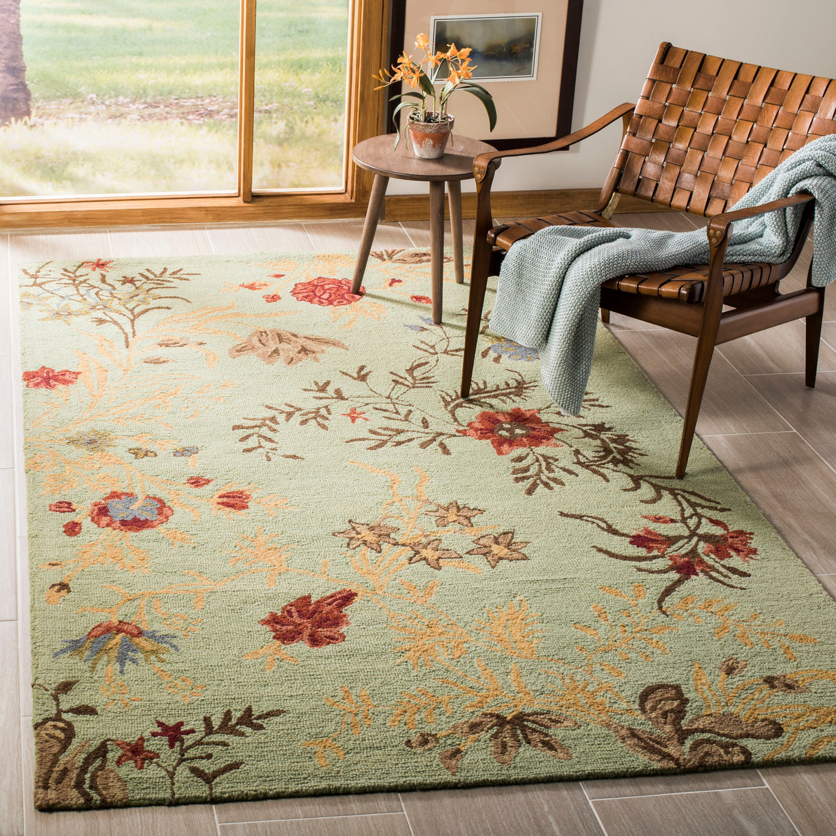 SAFAVIEH, Handmade Blossom Armina Modern Floral Wool Rug