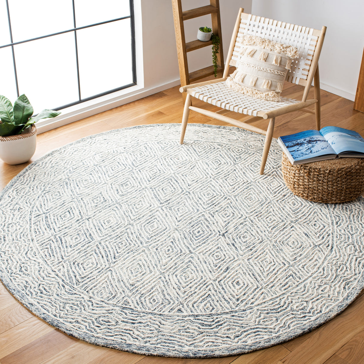 SAFAVIEH, Handmade Capri Valbjorg Contemporary Wool Rug