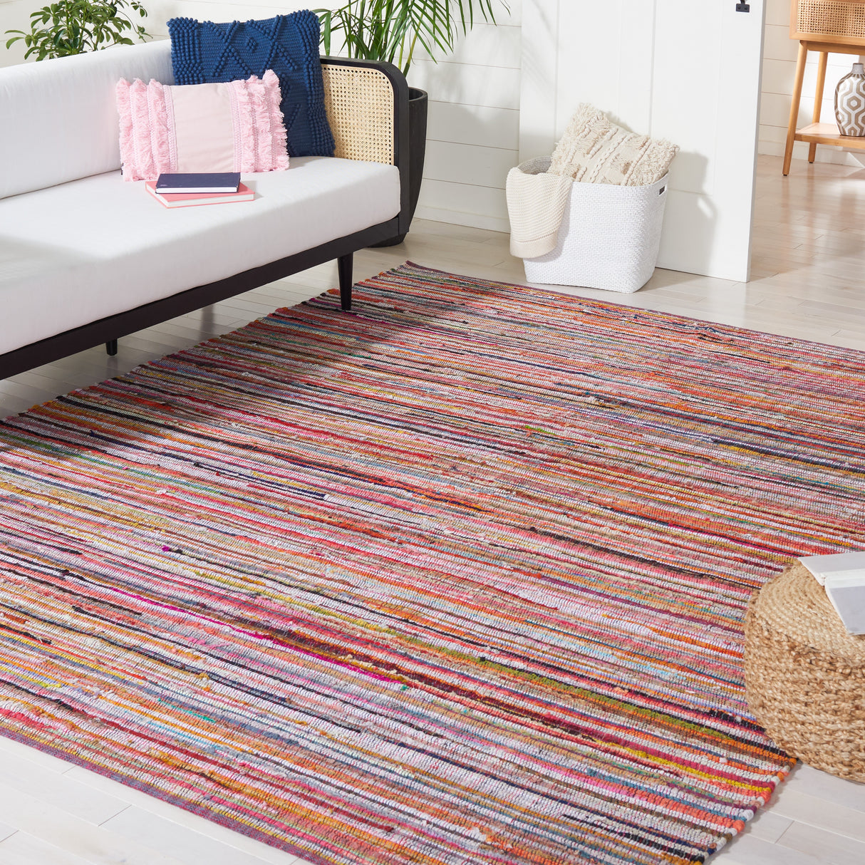 SAFAVIEH, Handmade Rag Rug Izabella Stripe Cotton Rug