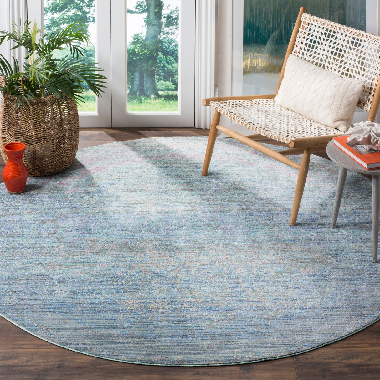 SAFAVIEH, Mystique Distressed Derval Area Rug